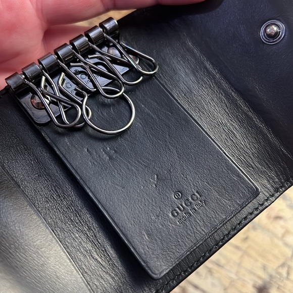 Gucci Black Leather Key Holder - Picture 9 of 9